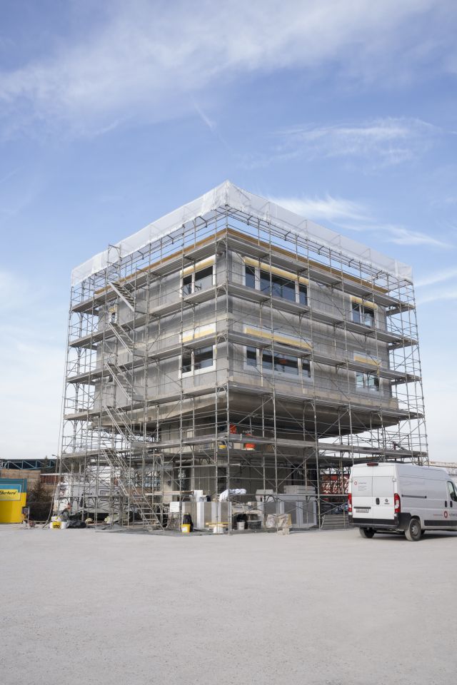 Tower_Schellingareal_Ruemlang1