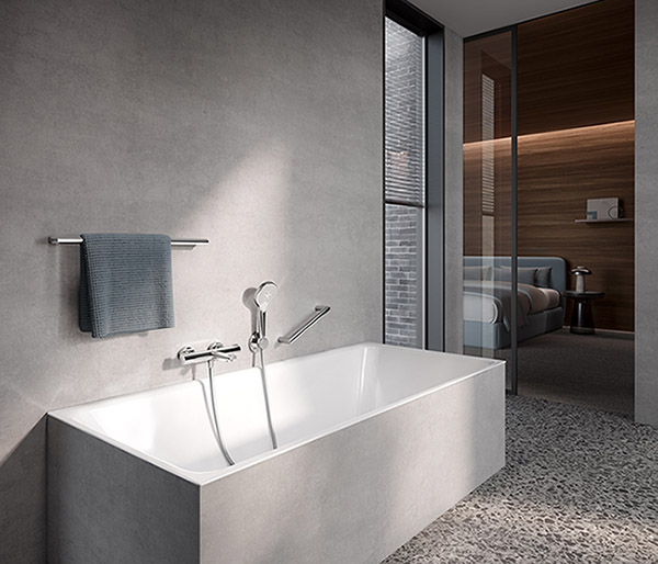 KEUCO_PLAN_blue_bathtub_1