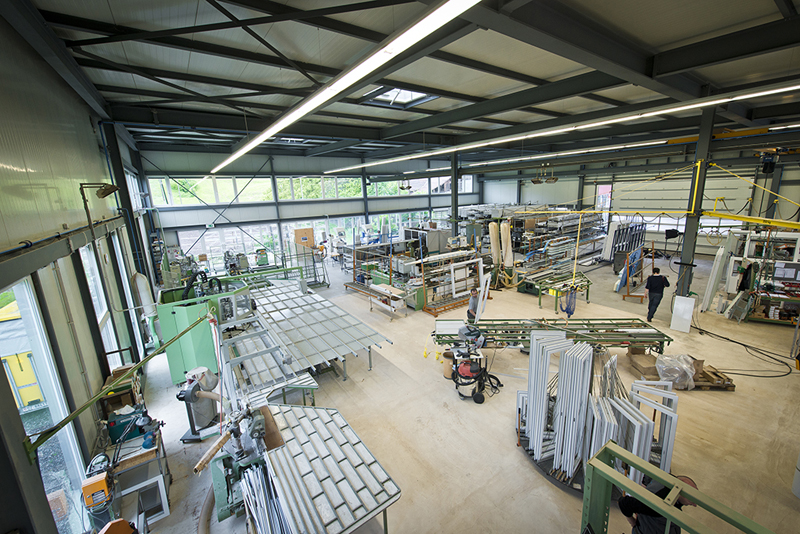 Hegner Fenster, Galgenen. (Bild kellenbergerkaminski.ch)