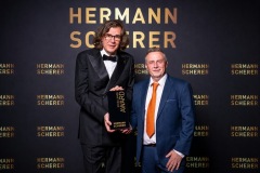 speaker-spricht-live-mit-einem-haus-und-verbl-fft-ein-internationales-publikum