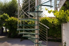 wir-stehen-auf-keller-treppen-9