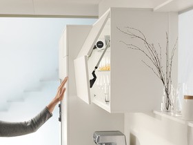 besondere Beschlagssysteme und entsprechende Bewegungstechnologien